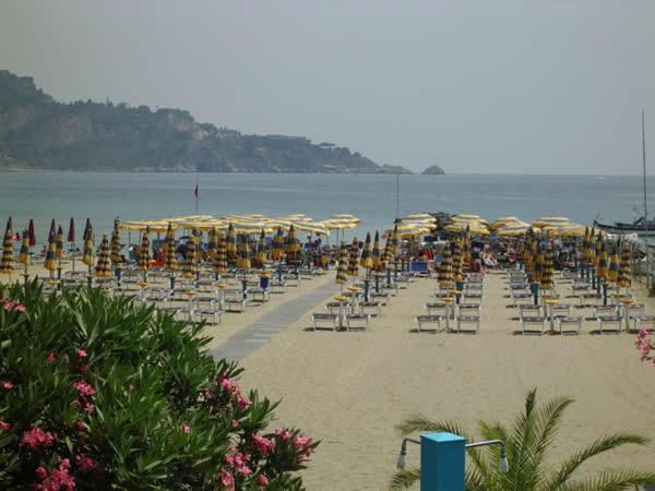 Hotel Panoramic Giardini Naxos Eksteriør billede