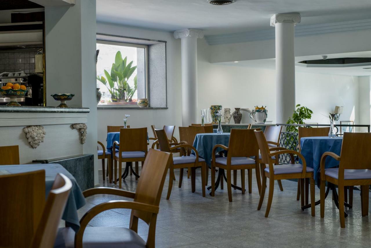 Hotel Panoramic Giardini Naxos Eksteriør billede